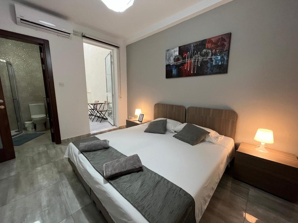 F7 Room 1, Private Double Room With Private Bathroom In Shared Flat Msida Kültér fotó