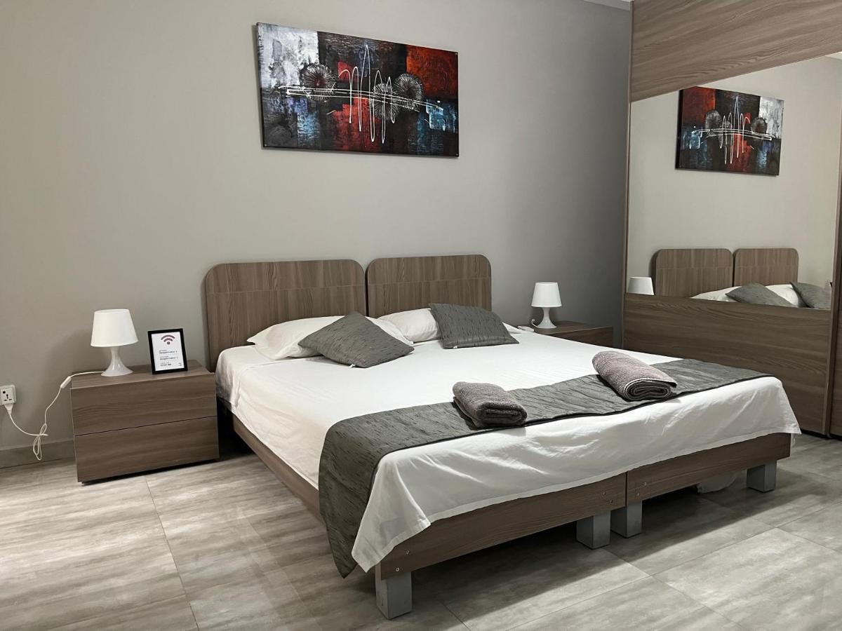 F7 Room 1, Private Double Room With Private Bathroom In Shared Flat Msida Kültér fotó