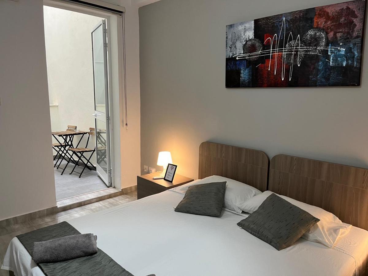 F7 Room 1, Private Double Room With Private Bathroom In Shared Flat Msida Kültér fotó
